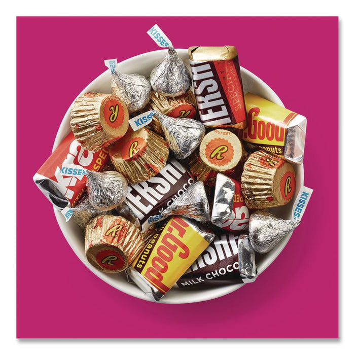 Hershey's and Reese's Miniatures Assorted Chocolate Candy Party Pack, 32.9 oz Bag