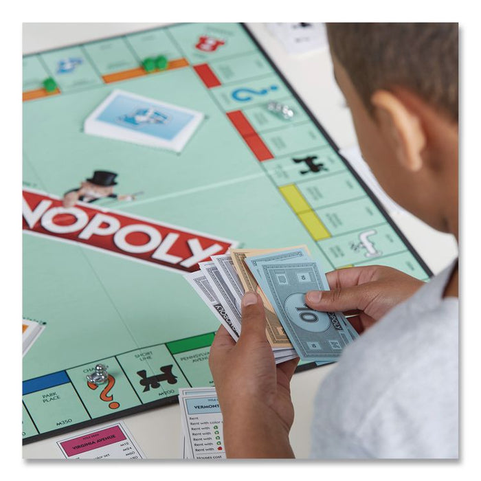Monopoly New Edition Classic Board Game, 2 to 8 Players, Ages 8 and Up, 117 Pieces